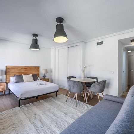 Appartamento Atico Reformado Con Terraza En Lavapies Madrid Esterno foto